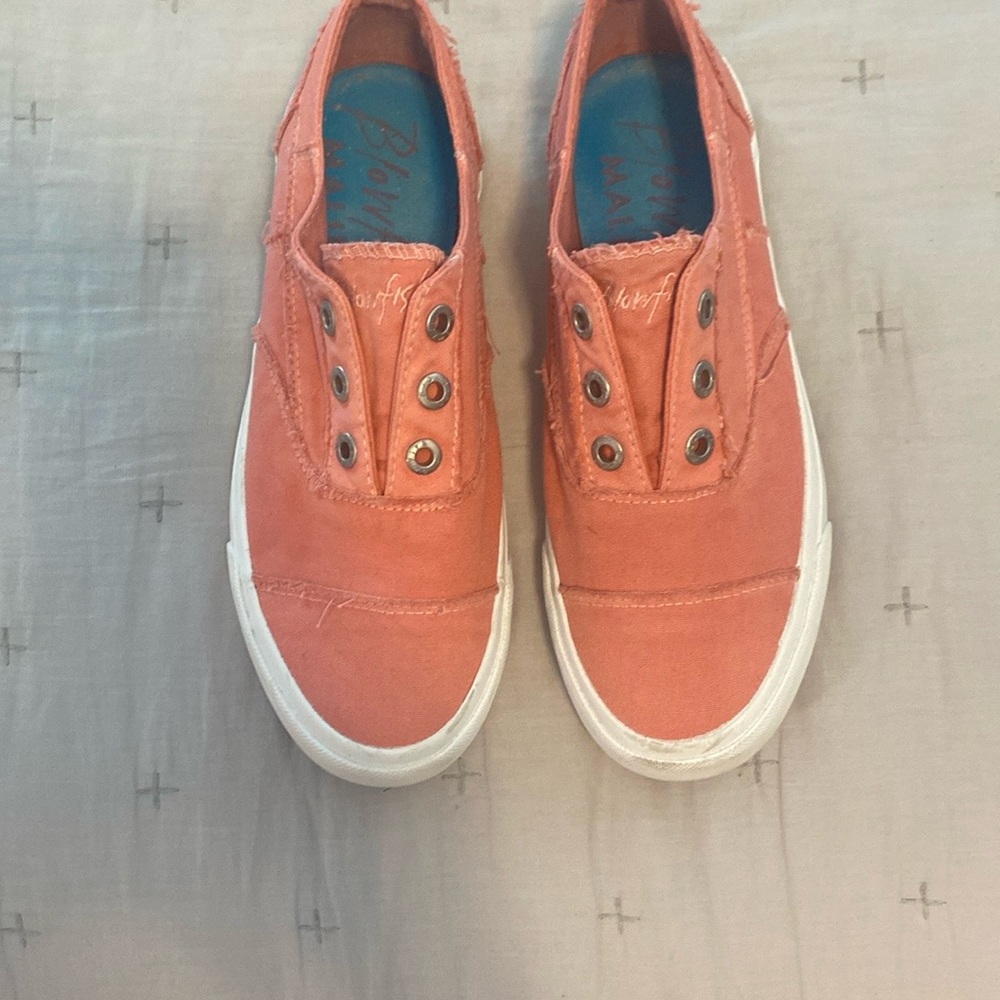 Blowfish Pink Sneakers Casual Canvas Shoes - Women’s- size 9